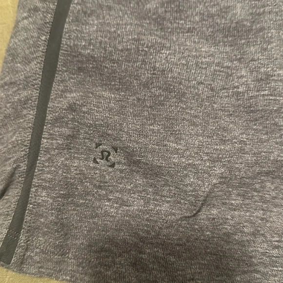 Lululemon Linerless Pace Breaker Short 7” - Picture 3 of 3